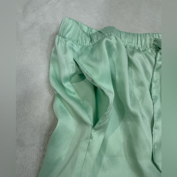 Satin Like Victorias Secret Flower Pijama Set - Picture 9 of 12